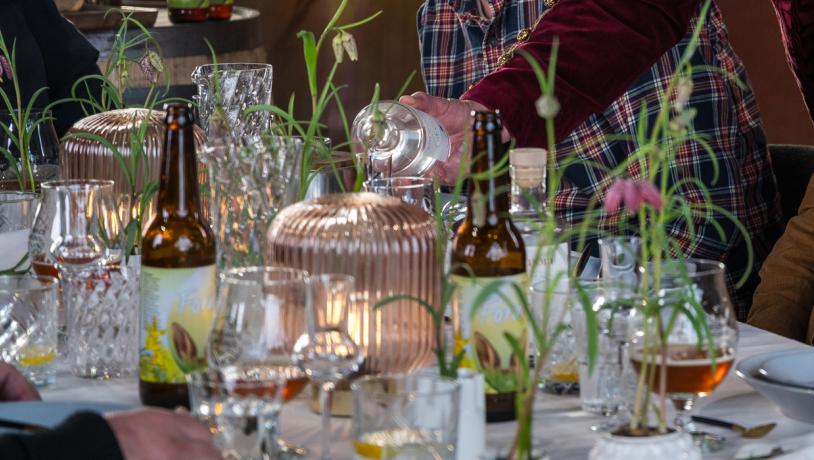 Vesterhavskøkkenets påskefrokost ved Stauning Whisky bordopdækning
