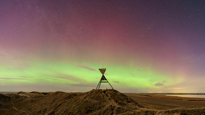 Sømærke ved Husby med stjerner og nordlys