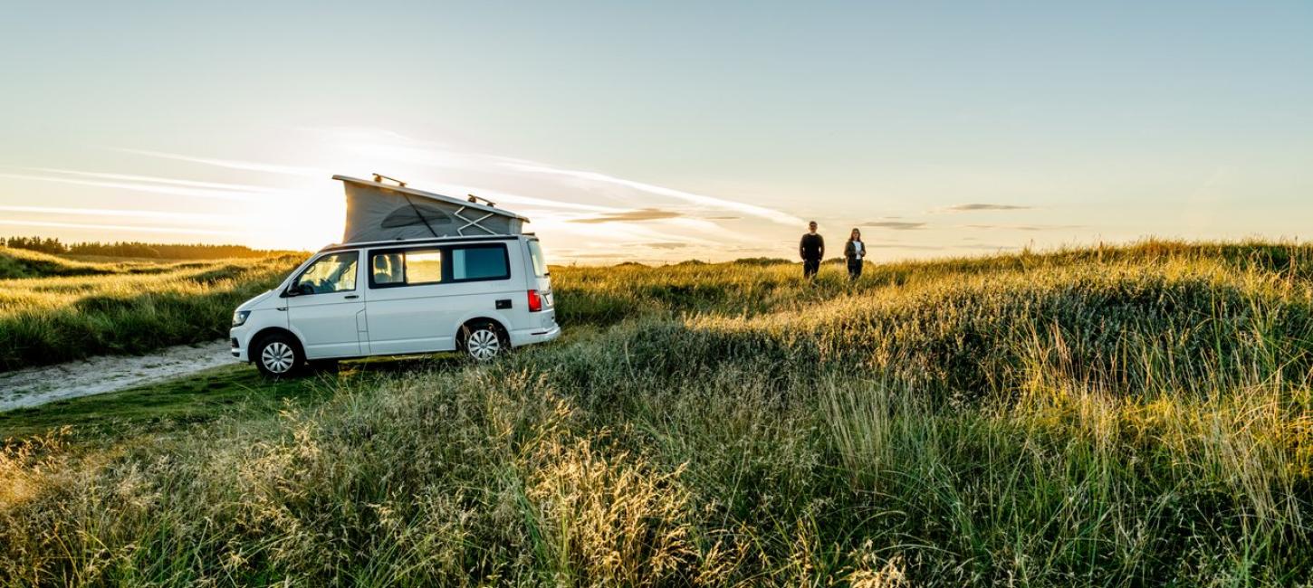 Camping i naturen, vanlife, par