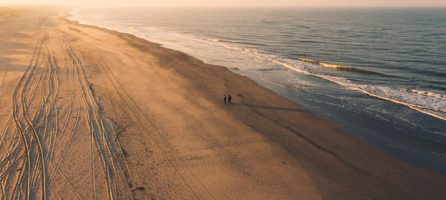 Dronefoto af Henne Strand