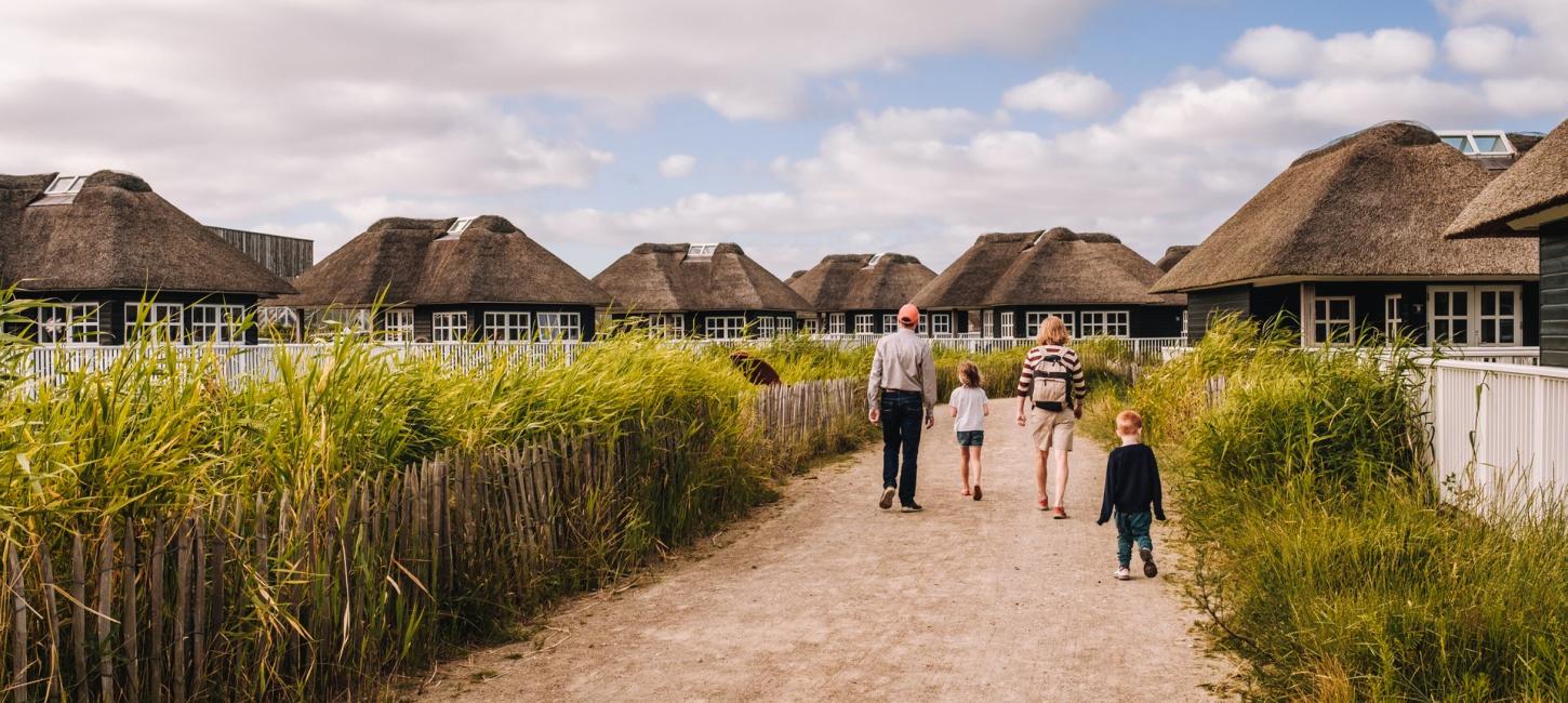 Familie på ferie hos Hvidbjerg Strand Feriepark