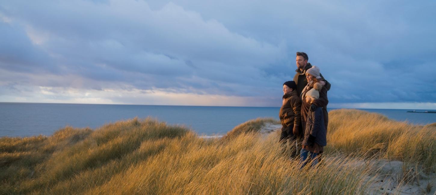 Vinter ved Vesterhavet Familie i klitterne