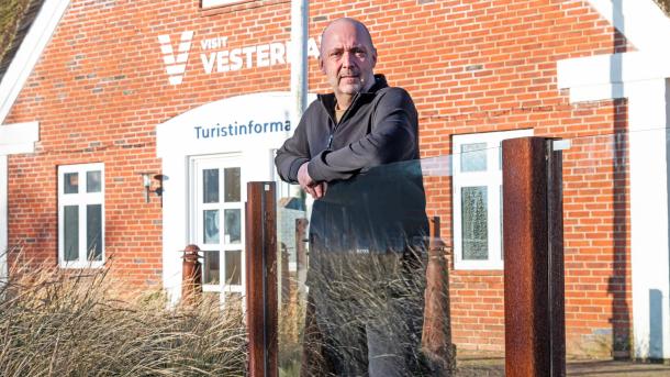 Danmarks første turistlæge flytter ind i Blåvand ved Vesterhavet. Lægehuset kan tage imod turister fra hele Vestkysten.