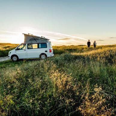 Camping i naturen, vanlife, par