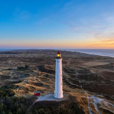 Dronefoto af Lyngvig Fyr