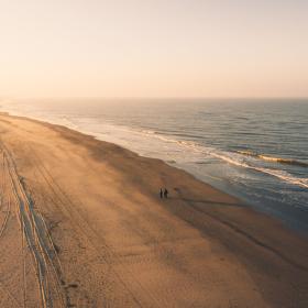 Dronefoto af Henne Strand